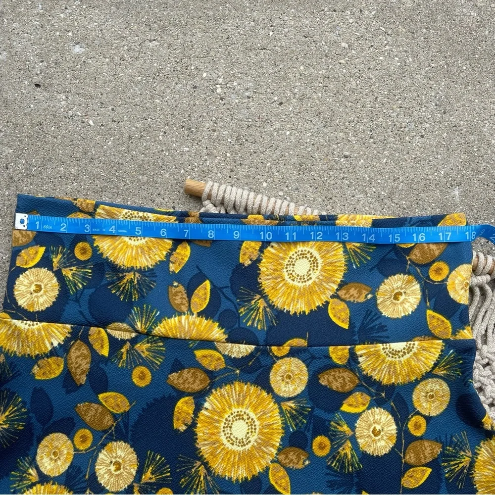 Plus Size LuLaRoe Printed Skirt Size 2XL - Picture 2 of 5